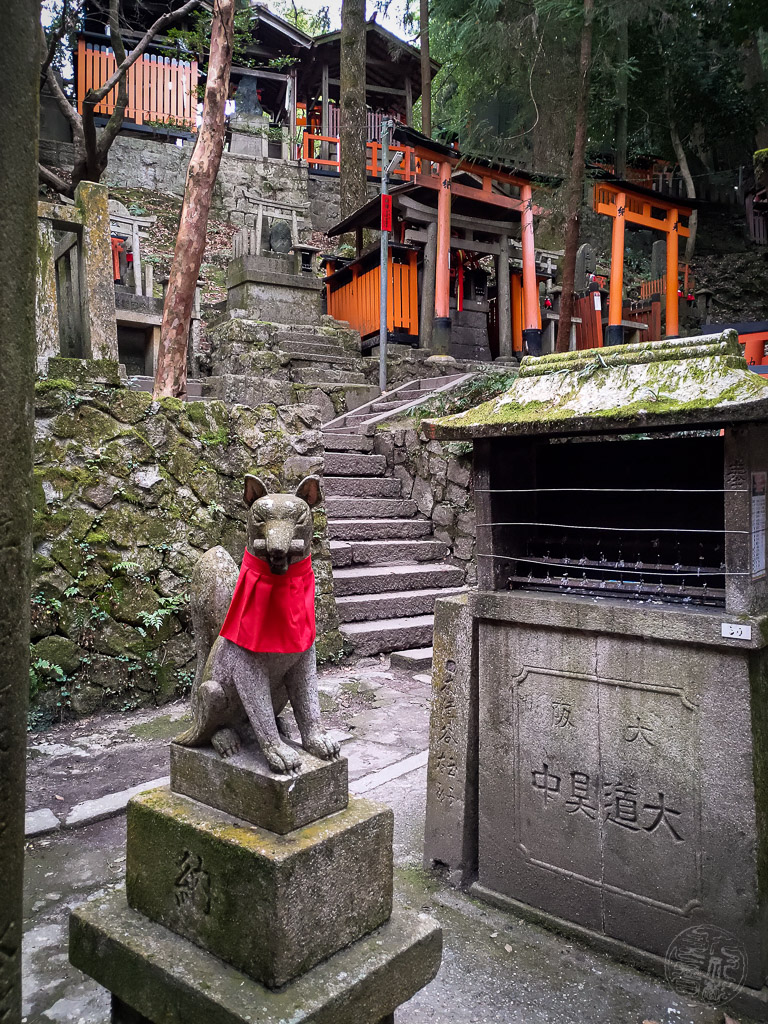 Japan (2020) - 070b Kyoto Fushimi Inari-Taisha (Aufstieg)