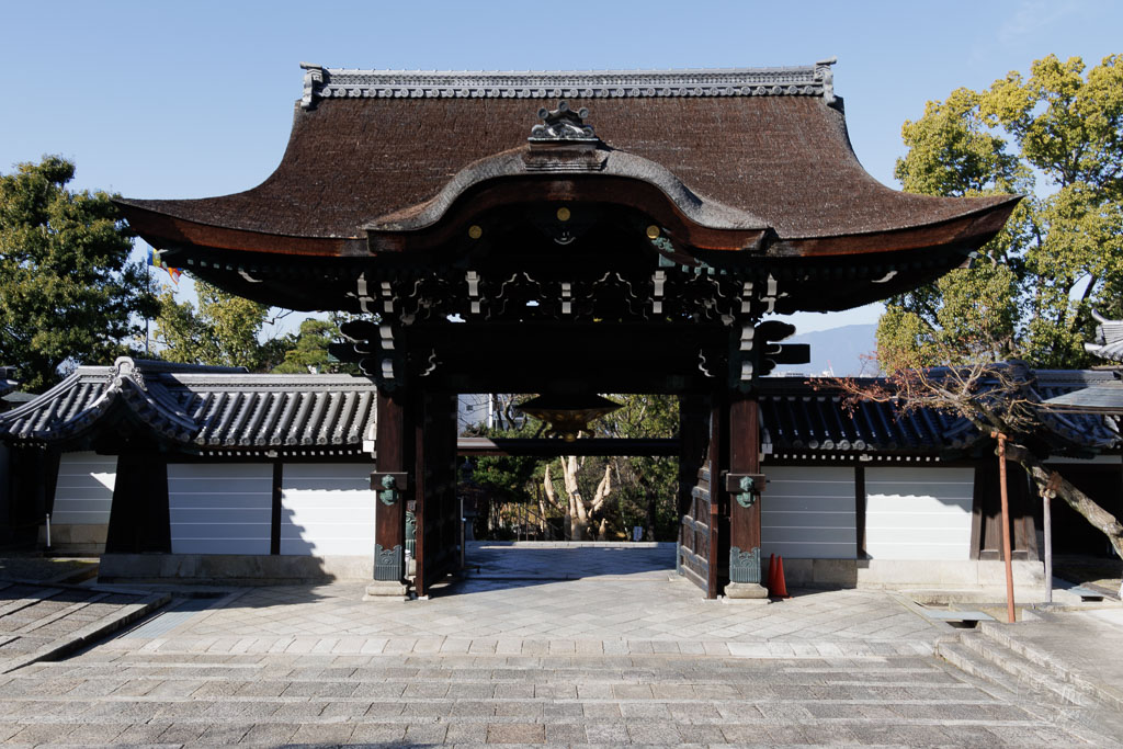 Japan (2022/23) - Kyoto - Otani Honbyo Tempel - 20230111-103629-_A8A2229